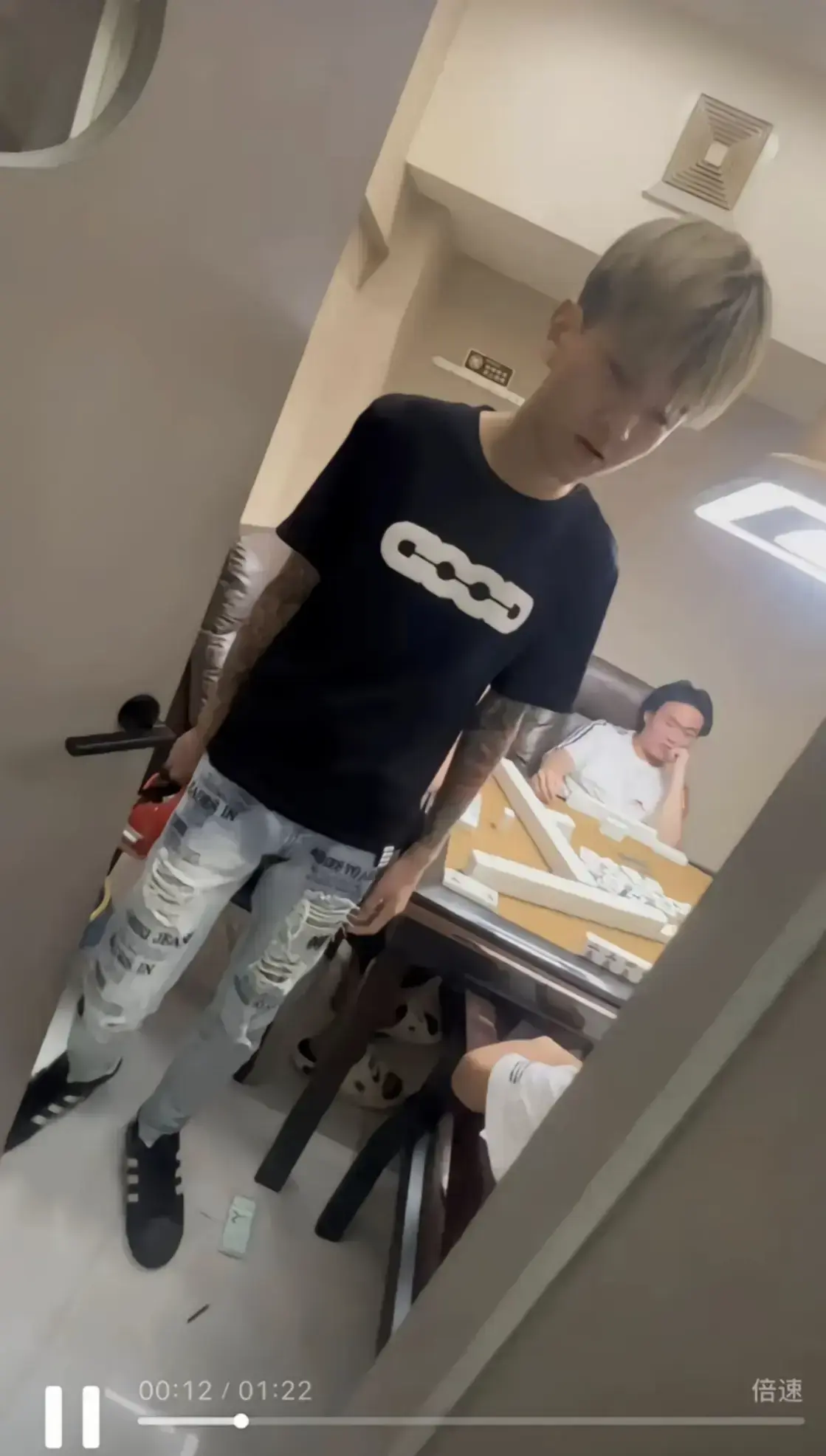 《国服达摩潮汕网红事件》全记录-麻将室惊现3秒18拳-女票被摸手冲突详情免费观看