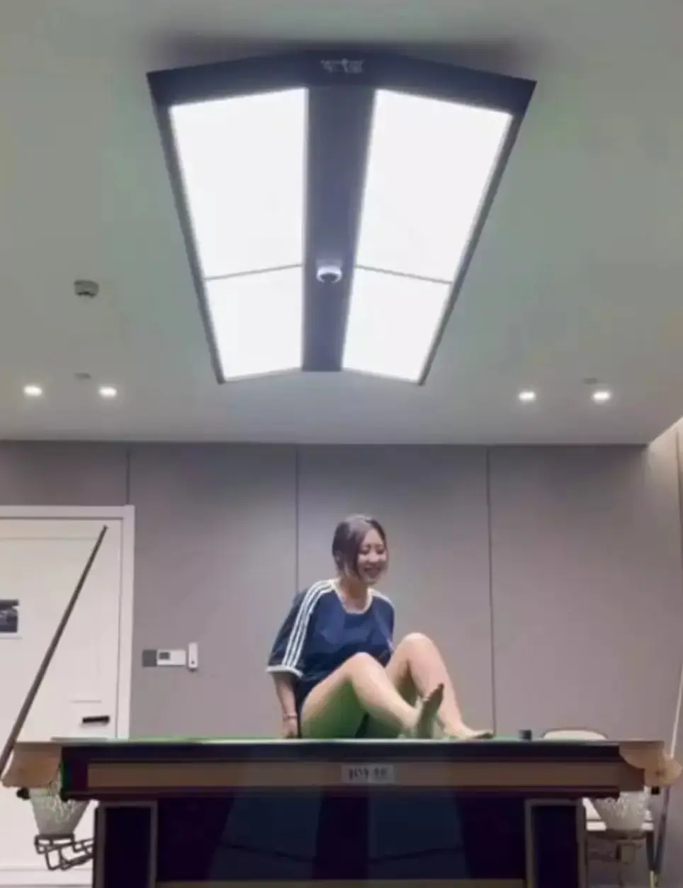 《江苏东台名爵台球厅事件》揭秘，助教风波背后隐秘视频流出，打球附赠特别待遇，高清无删减全解析！