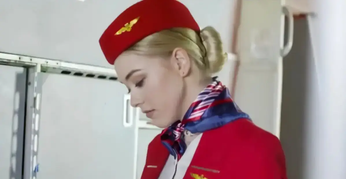 免费在线观看《法国空姐2》高清完整版-无广告纯净体验_法国经典剧情电影《法国空姐2》