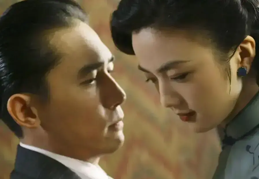 《色戒》无删减版免费看，1080P高清《色戒》在线播放，纯净极速体验-蜜桃影院