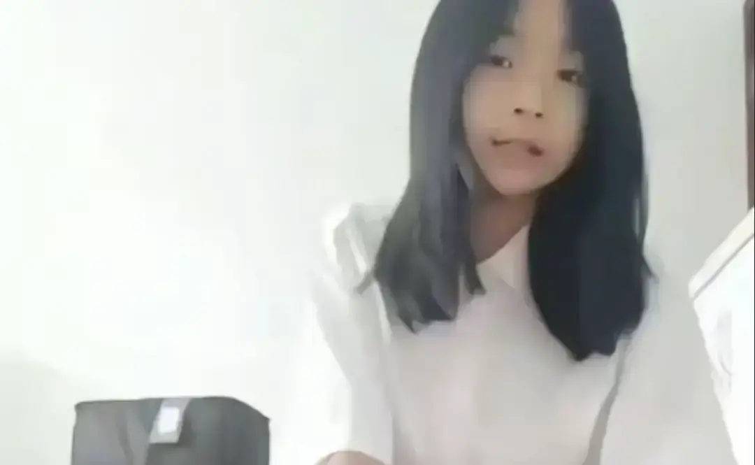 《张婉莹女孩写作业事件》全记录-张婉莹暑假写作业详细过程-张婉莹写作业HD高清未删减-迅雷/UC网盘提取