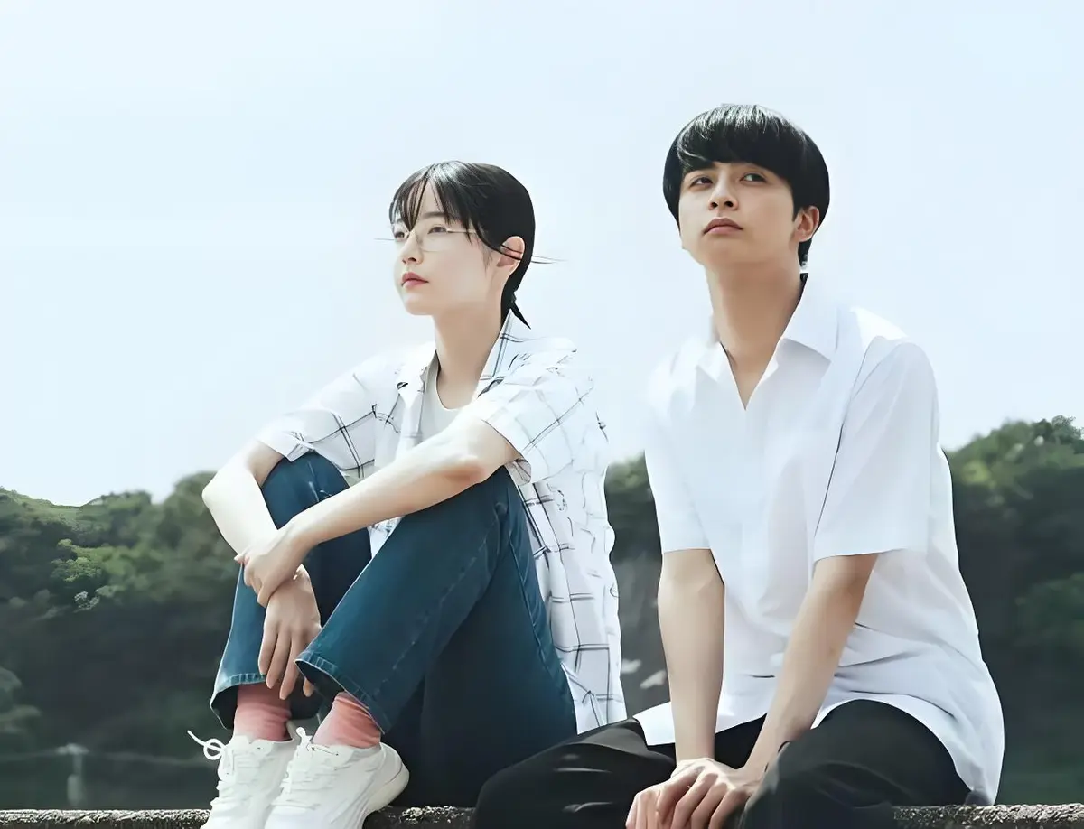 免费看纯爱虐心电影《夏日暗涌》-蓝光无删减版-《夏日暗涌》带你感受海风、晚风、烟火中的虐心情节！